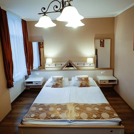 Bed & Breakfast Gozmalom Etterem Es Panzio