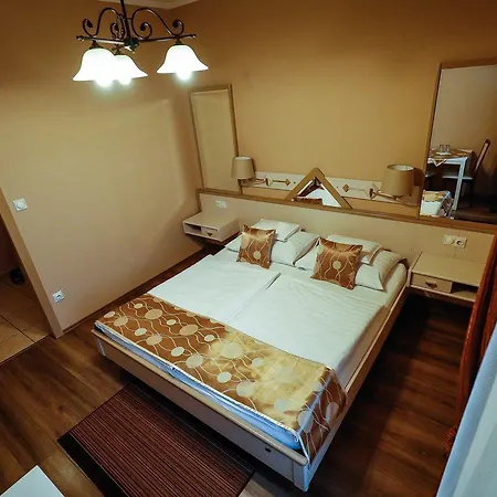 Gozmalom Etterem Es Panzio Bed & Breakfast Körmend