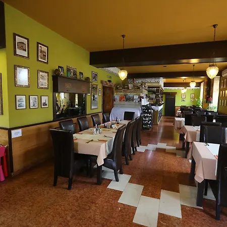 Gőzmalom étterem és Panzió 2*