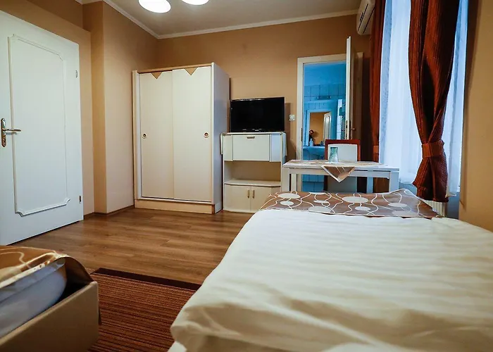 Gozmalom Etterem Es Panzio 3* Körmend